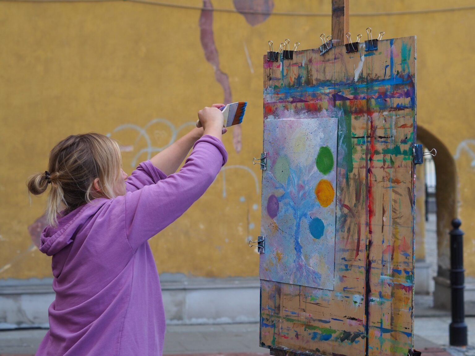 Майстерня на пагорбі | Sztuki wizualne