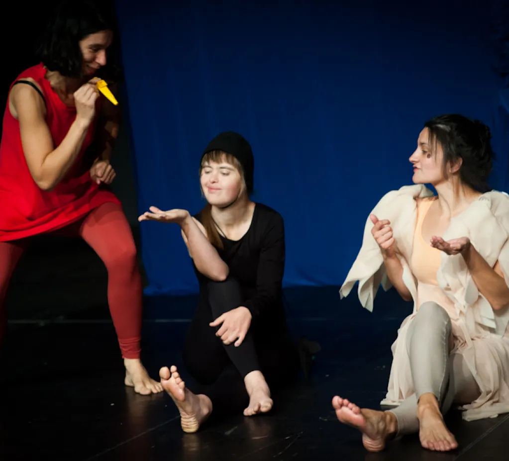 Śmiertelnie trudna gra – warsztaty i spektakl Teatru 21