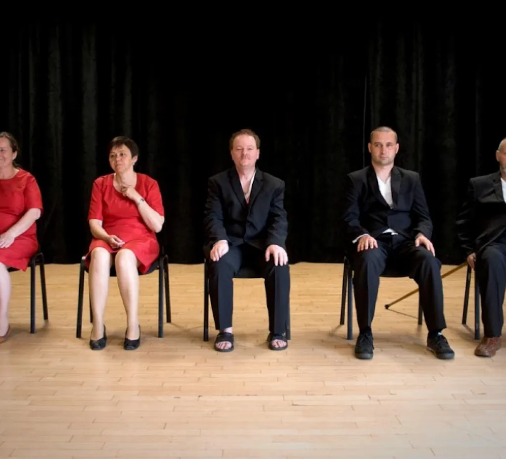 Autyzm miejski. Zgoda w poszukiwaniu absurdu – spektakl Teatru Zgoda