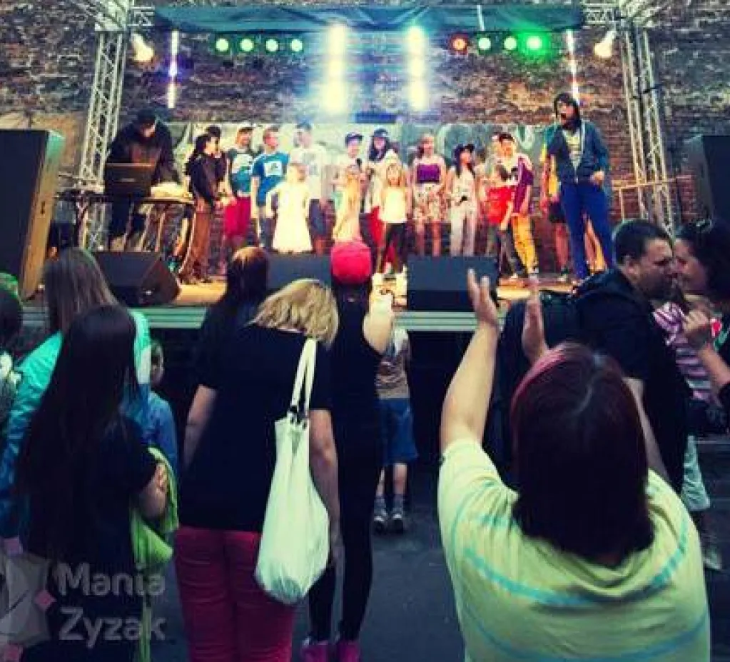 Praskie bity – koncert zespołu Hope-4-Street