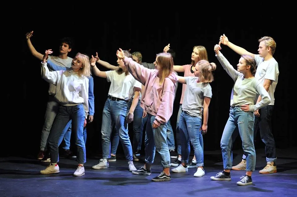 Займаючись мистецтвом, я відволікаюся від думок | Robiąc sztukę odpoczywam od myślenia​