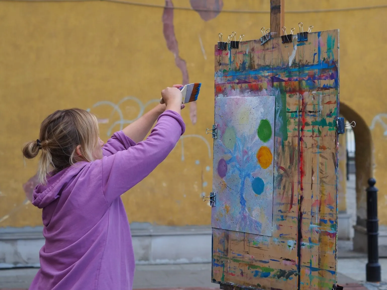 Майстерня на пагорбі | Sztuki wizualne