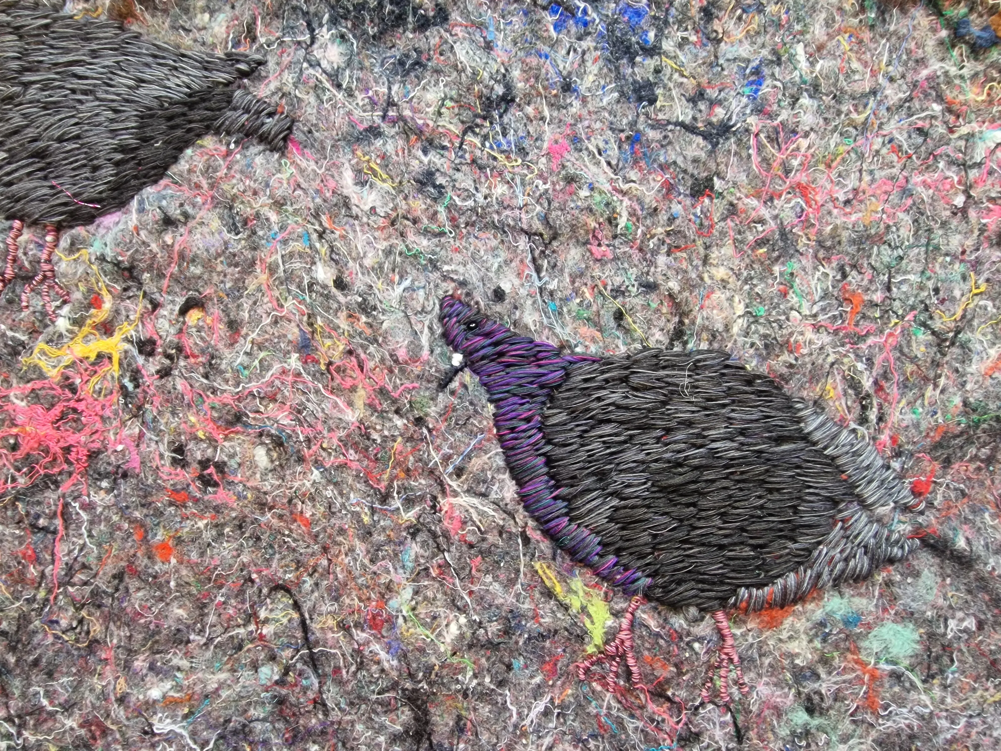 Katarzyna Markiewczi I praca z wystawy Jesień ( na obrazie haft na tkaninie - ptaki)